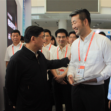 福建省省長(zhǎng)于偉國(guó)會(huì)見(jiàn)華人頭條董事長(zhǎng)黃琪旺